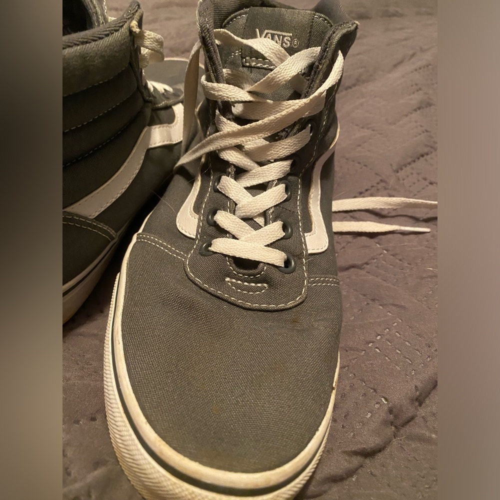 Vans - Picture 3 of 5